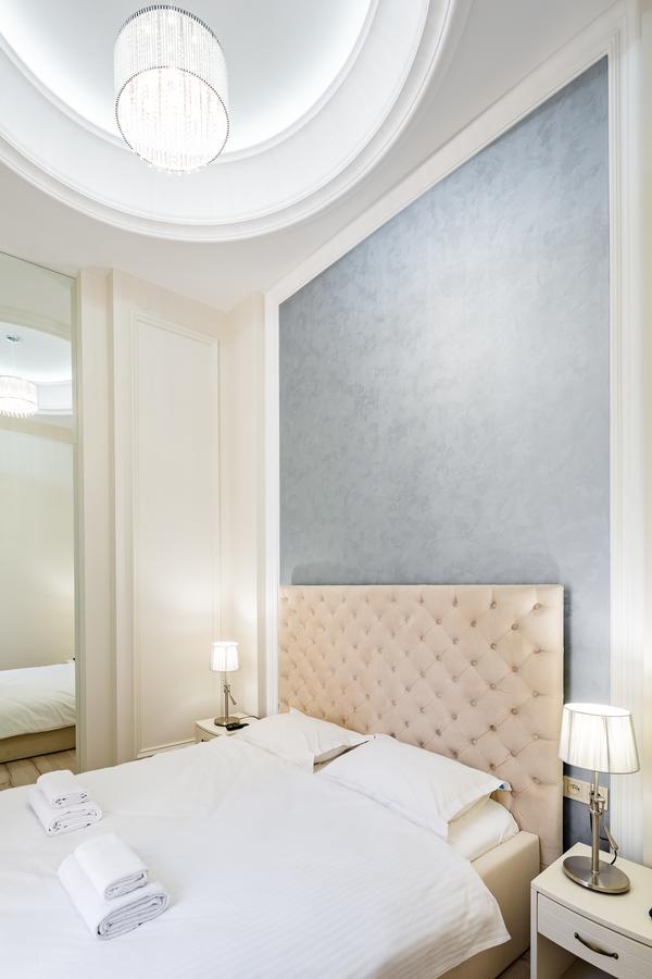Leogrand Deluxe Apartments On Doroshenka 17 Lviv Exteriör bild