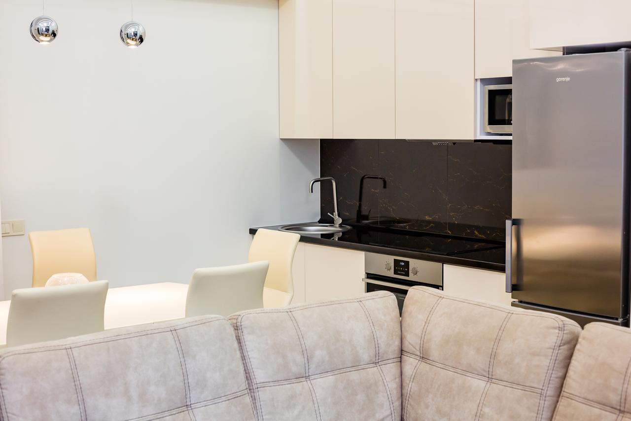 Leogrand Deluxe Apartments On Doroshenka 17 Lviv Exteriör bild