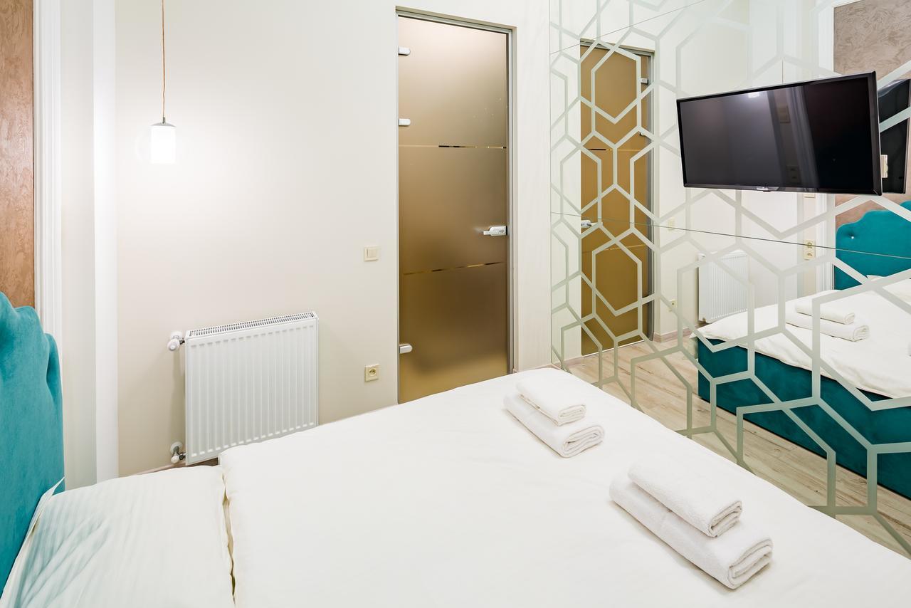 Leogrand Deluxe Apartments On Doroshenka 17 Lviv Exteriör bild